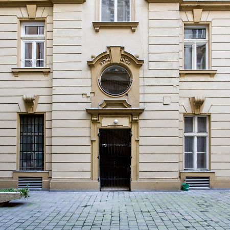 Stylish Central Apartment For The Best City Break Budapest Eksteriør bilde
